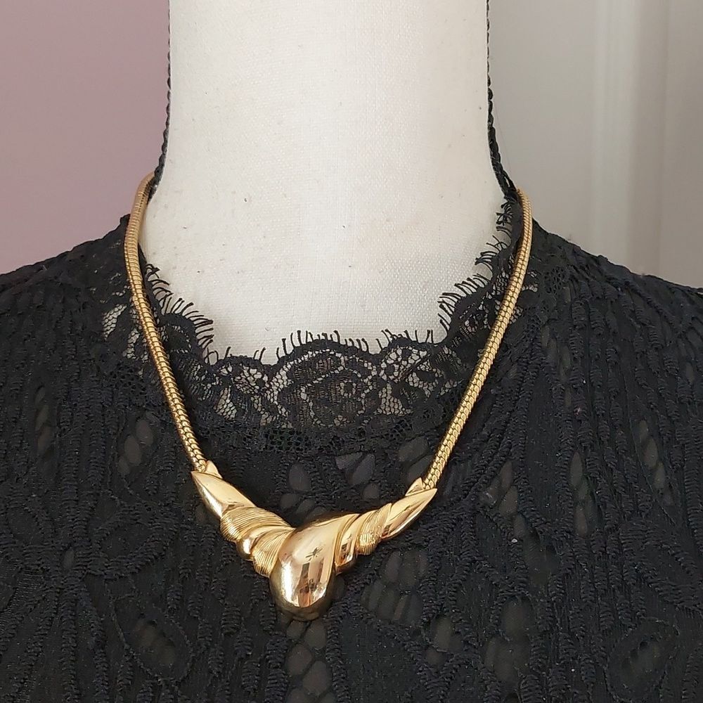 Vintage Crescent Roll Center Gold Tone Snake Chain Collar Necklace Statement